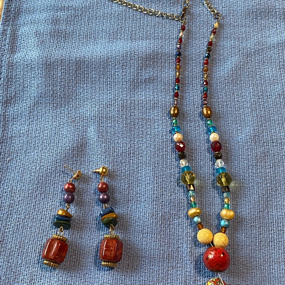 Necklace and pierced earring set. Very pretty Set